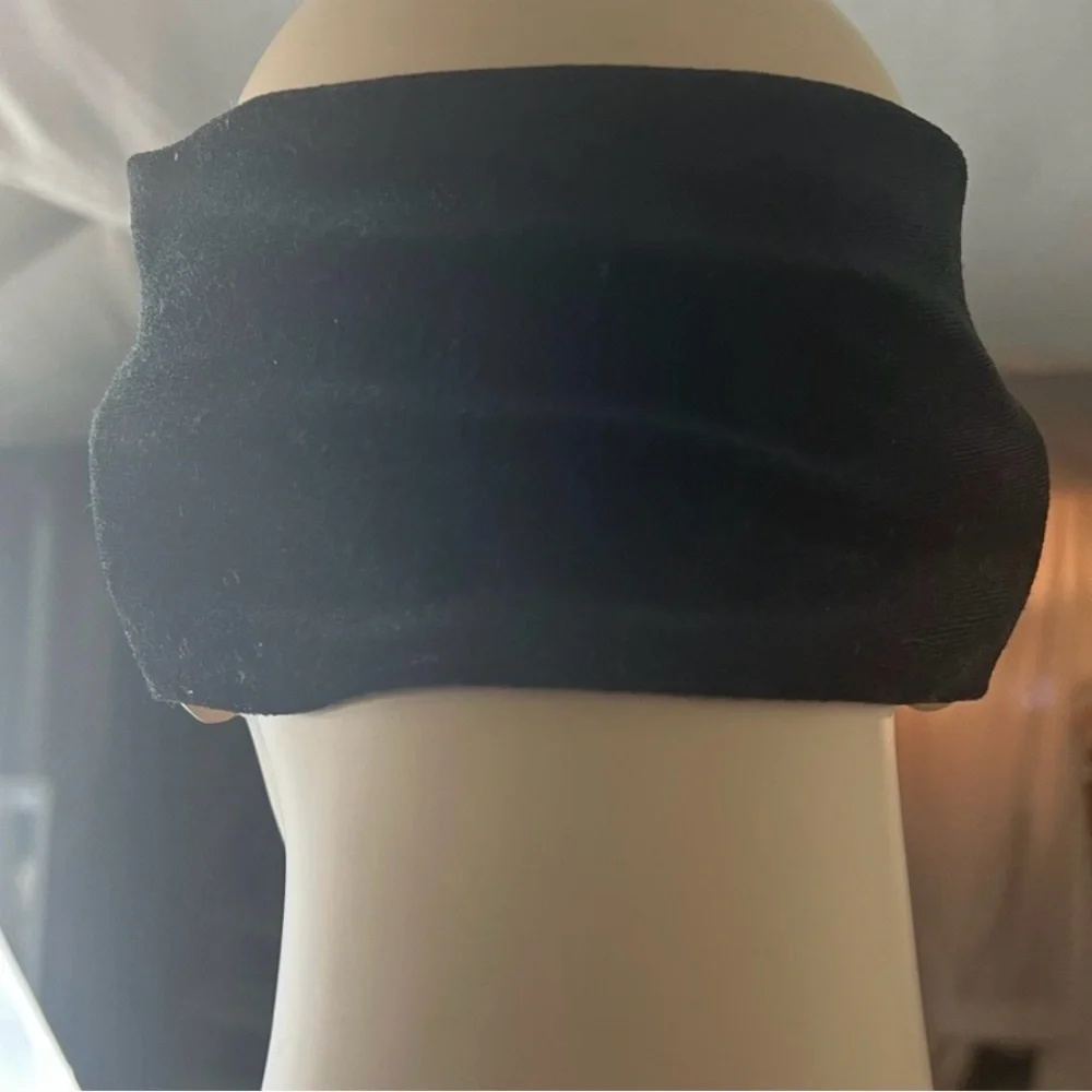 Sophisticated Black Pearl-Studded Headband - Picture 5 of 8